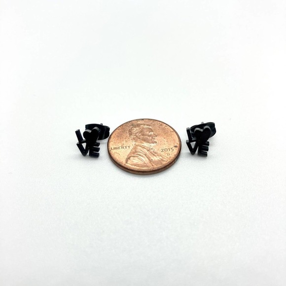 BLACK Love Heart Earring Pair - Picture 7 of 8